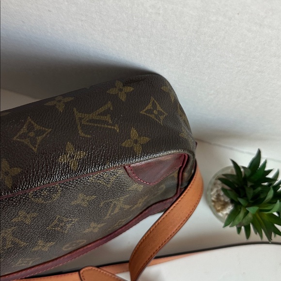 Louis Vuitton Monogram Trocadero Crossbody Bag- customized 11” x 8” x 2” - Picture 9 of 16